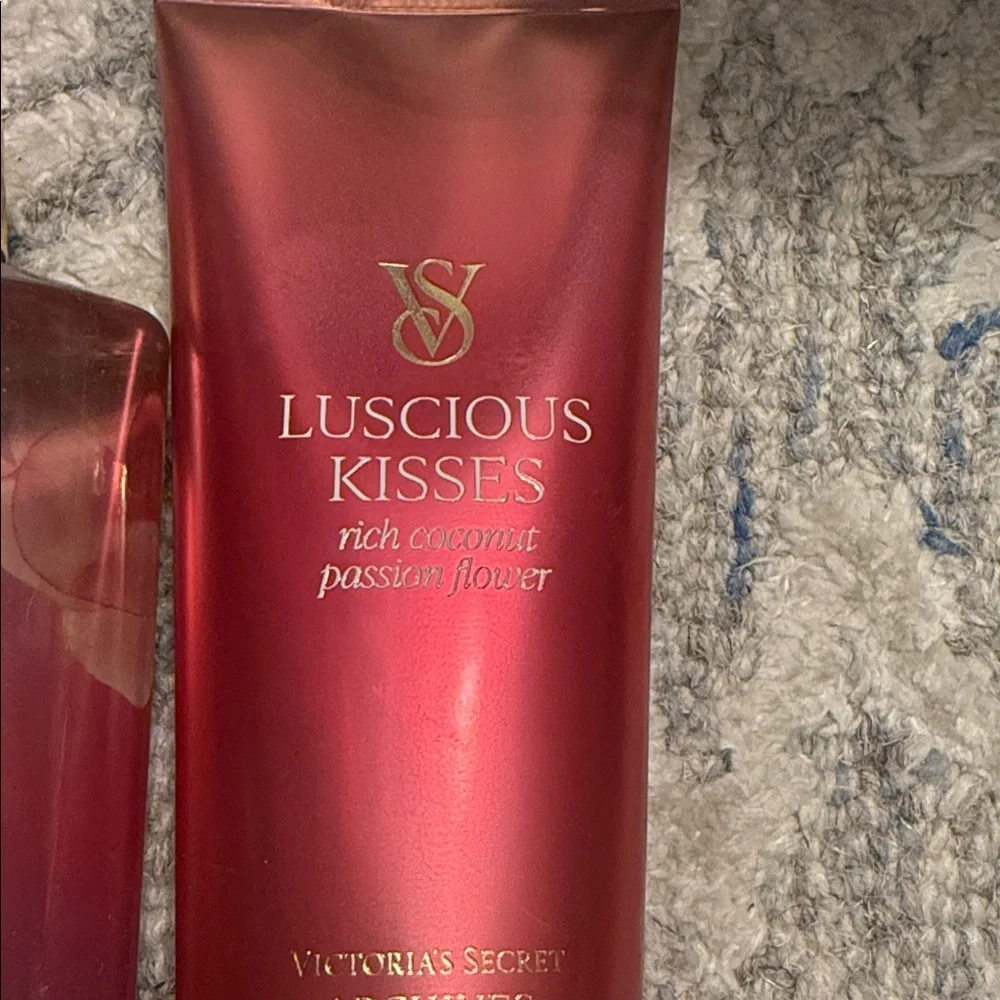Victoria's Secret Sheer Love Fragrance Mist & Luscious Kisses Body Lotion - Pink